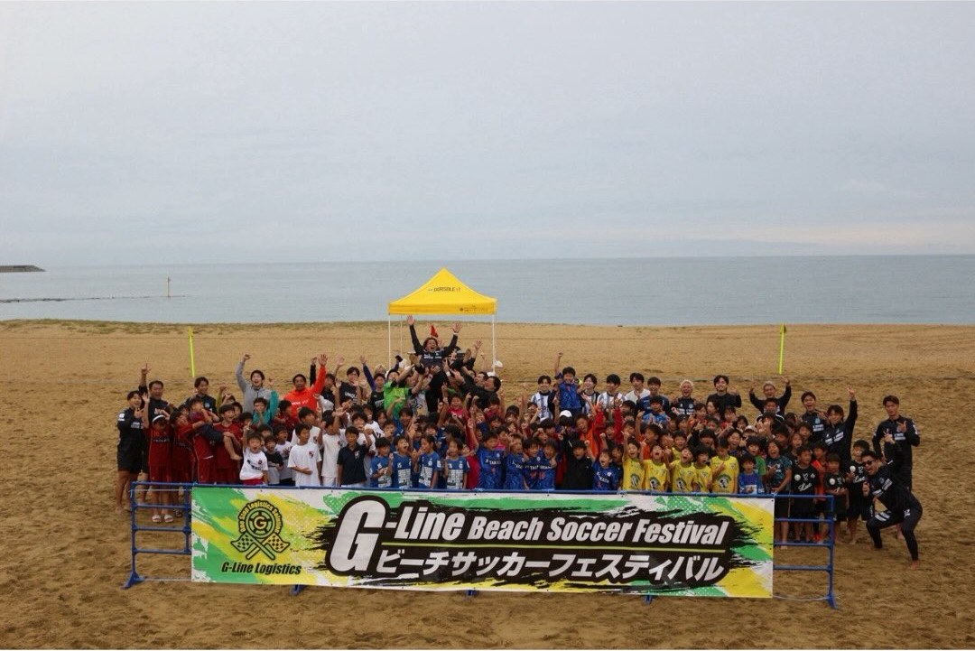 第16回 Gライン 行橋ビーチサッカーフェスティバル2026 参加者の集合写真